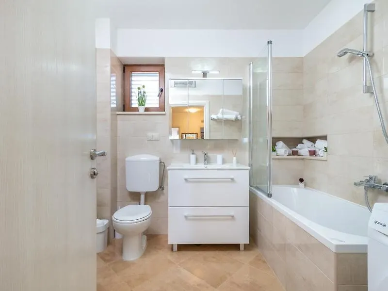 טרוגיר Apartment Domi